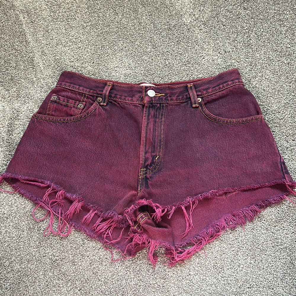 Levi’s maroon shorts